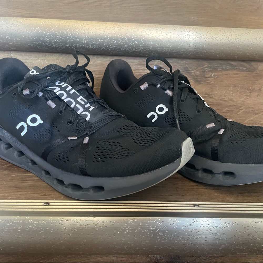 On Running Men's Athletic Shoes - Black and Gray